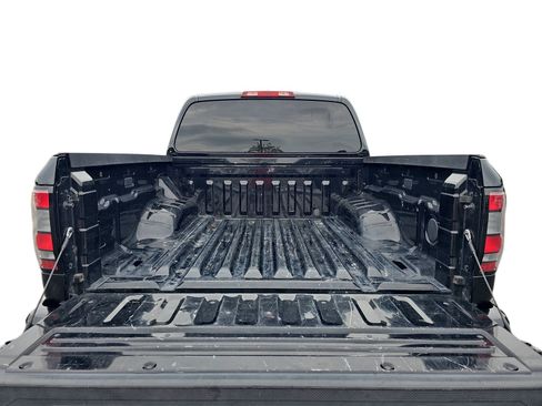 Used 2022 Nissan Frontier SV w/ Technology Package RWD image 26