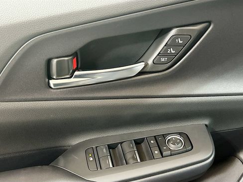 New 2026 Toyota Prius Plug-In Hybrid FWD image 16