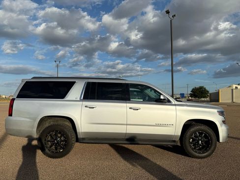 Used 2019 Chevrolet Suburban LT AWD/4WD image 6