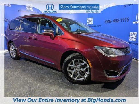 Used 2018 Chrysler Pacifica Limited image 2