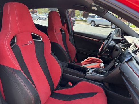 Used 2018 Honda Civic Type R image 17