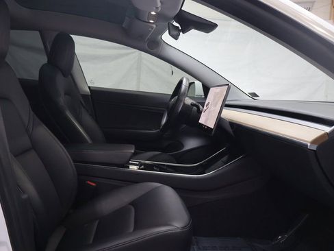 Used 2018 Tesla Model 3 Long Range RWD image 10