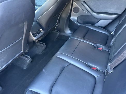 Used 2022 Tesla Model Y Long Range AWD/4WD image 14