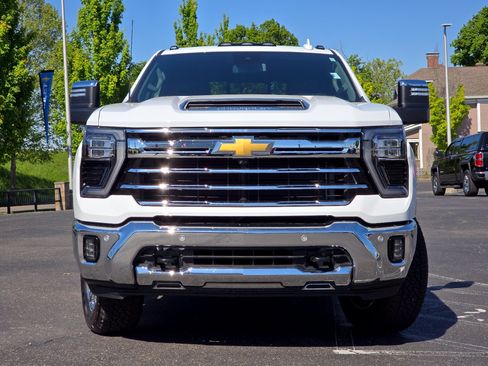 Used 2026 Chevrolet Silverado 2500 LTZ w/ LTZ Plus Package AWD/4WD image 24
