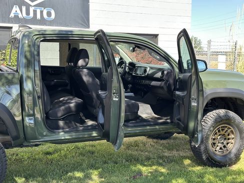 Used 2022 Toyota Tacoma SR5 w/ Trail Edition AWD/4WD image 24