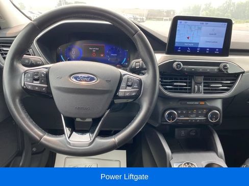 Used 2022 Ford Escape Titanium AWD/4WD image 7