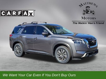 Used 2024 Nissan Pathfinder SV w/ SV Premium Package