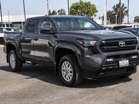 Used 2025 Toyota Tacoma SR5 RWD image 3