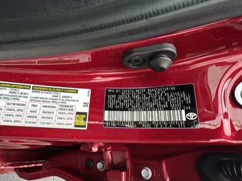 Used 2024 Toyota Corolla LE image 40