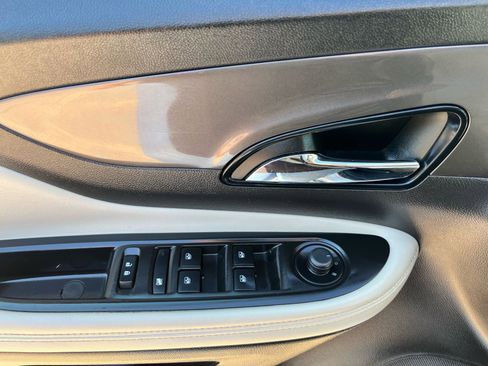 Used 2020 Buick Encore Preferred image 11