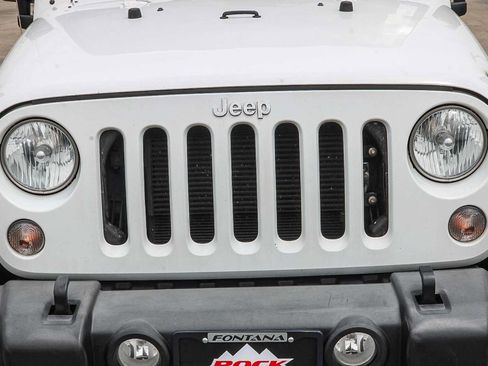 Used 2018 Jeep Wrangler Unlimited Sport S AWD/4WD image 5