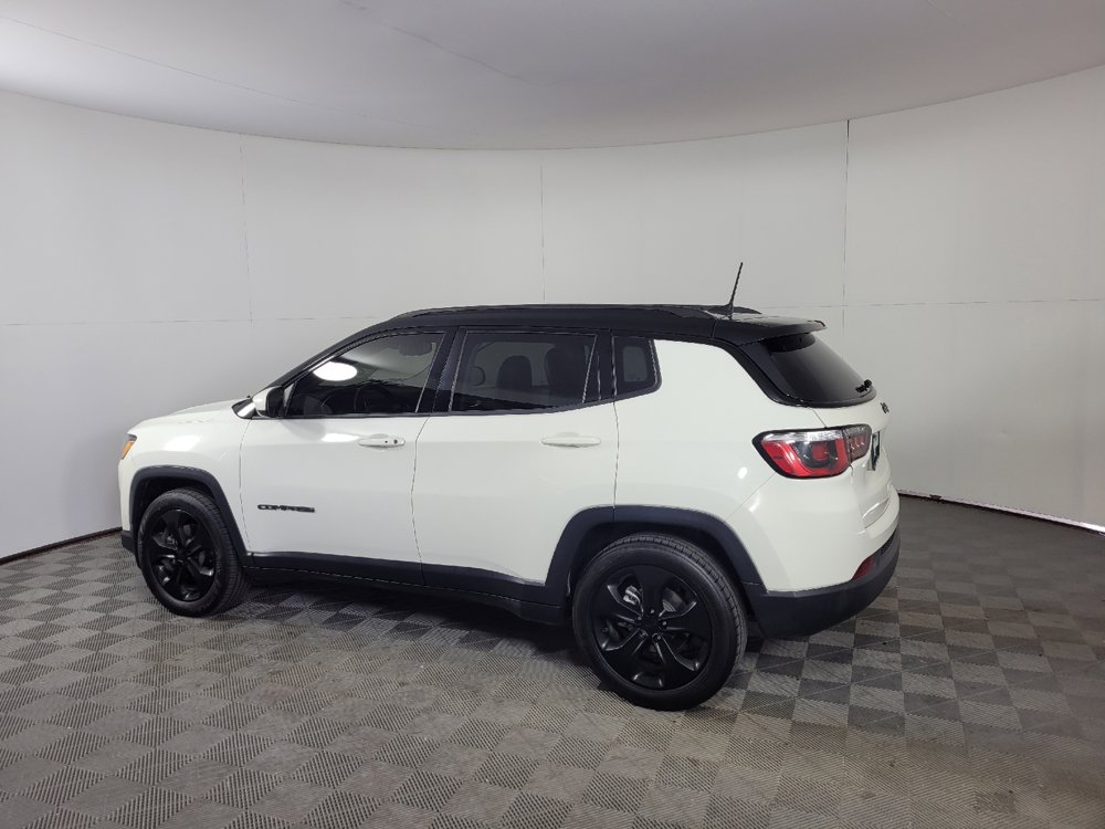 Used 2018 Jeep Compass Latitude w/ Popular Equipment Group FWD image 3