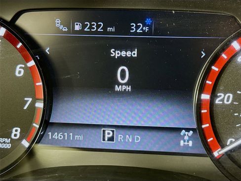 Used 2025 Nissan Frontier PRO-4X image 2