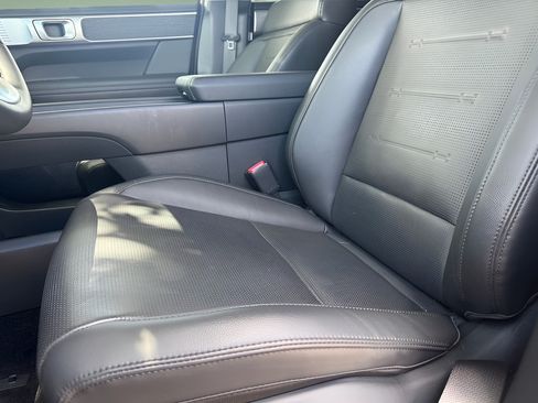 Used 2026 Hyundai Santa Fe Limited AWD/4WD image 19