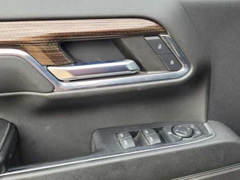 Used 2024 Chevrolet Silverado 2500 LT w/ Convenience Package image 31