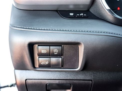 Used 2023 Toyota Highlander XLE image 16