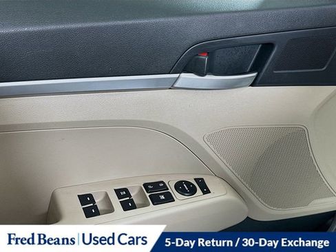 Used 2020 Hyundai Elantra SE image 18