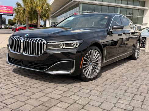 Used 2022 BMW 750i xDrive w/ Executive Package AWD/4WD image 1