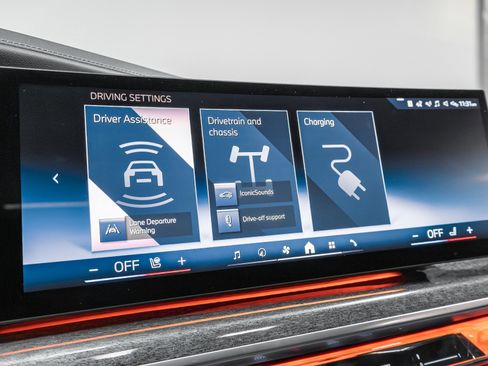 Used 2023 BMW i7 xDrive60 image 73