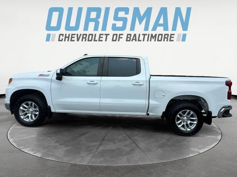 Used 2024 Chevrolet Silverado 1500 LT w/ Z71 Off-Road Package AWD/4WD image 3