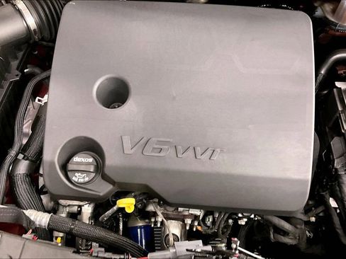 Used 2023 Chevrolet Traverse Premier AWD/4WD image 31