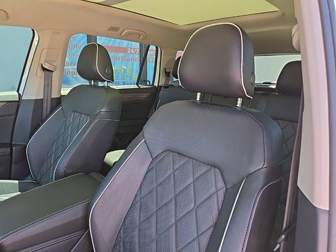 Used 2024 Volkswagen Atlas SEL Premium R-Line AWD/4WD image 34