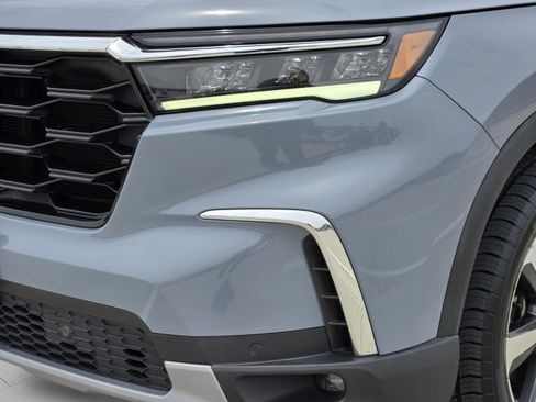 Certified 2025 Honda Pilot Touring image 29