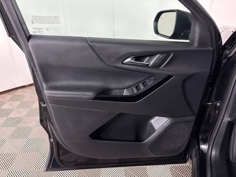 Used 2025 Chevrolet Equinox LT w/ Safety and Technology Package FWD image 15