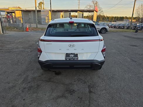 New 2026 Hyundai Kona SE image 14