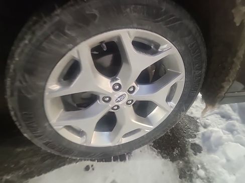 Used 2018 Subaru Forester 2.5i Touring w/ Popular Package #2 image 3