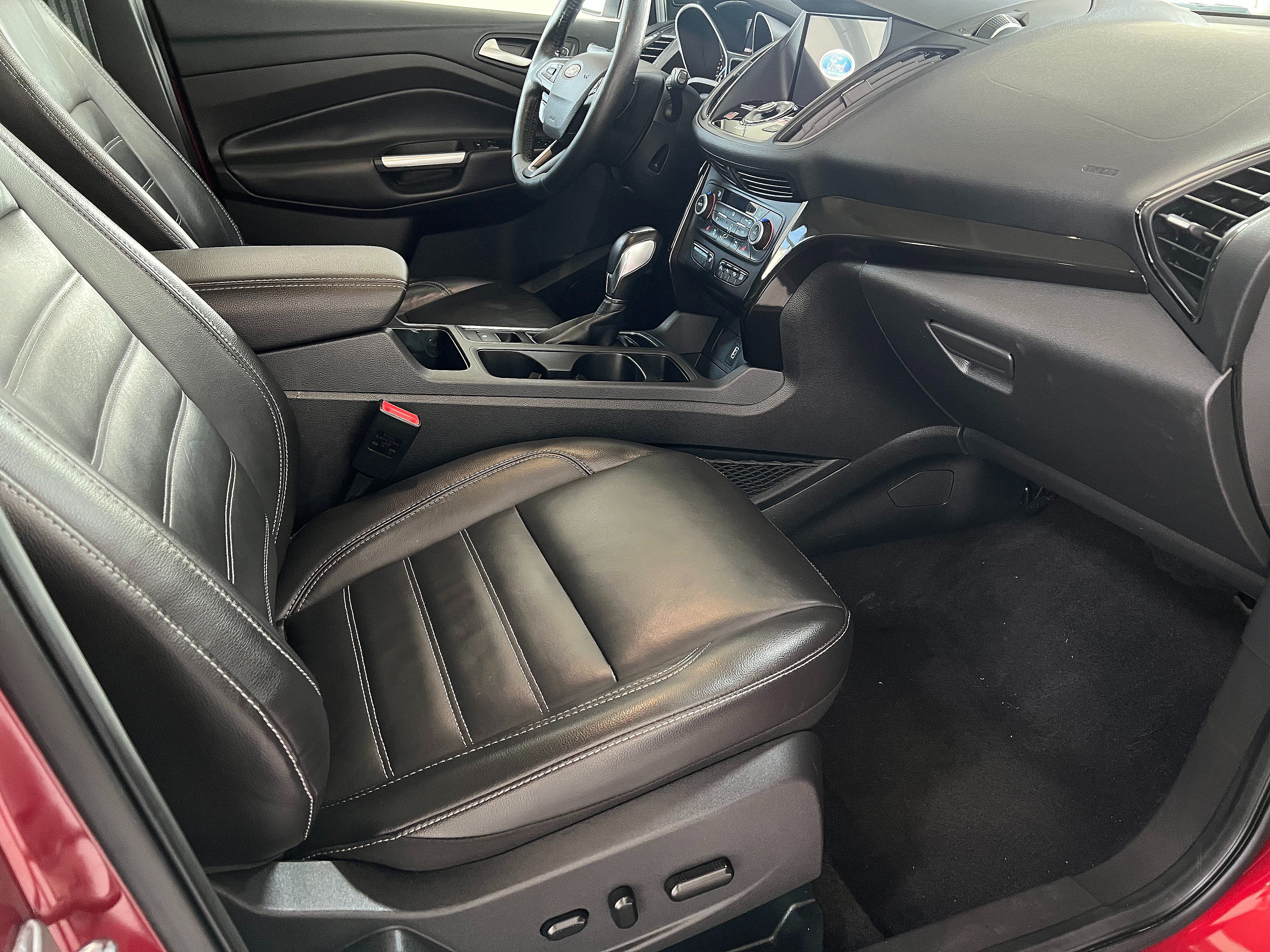 Used 2018 Ford Escape Titanium AWD/4WD image 26