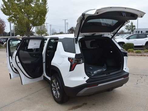 New 2026 Chevrolet Equinox LT image 16