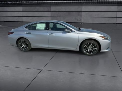 New 2025 Lexus ES 350 w/ Premium Package image 9
