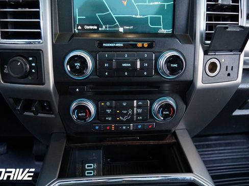 Used 2017 Ford F350 Platinum w/ Platinum Ultimate Package image 29