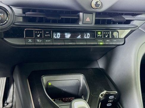 Certified 2024 Toyota Crown AWD/4WD image 10