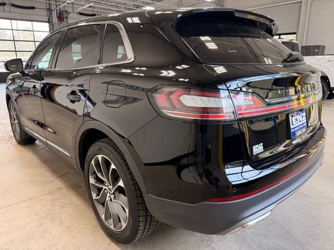 Used 2023 Lincoln Nautilus Reserve AWD/4WD image 5