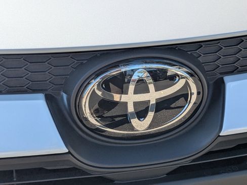 Used 2023 Toyota Corolla LE image 13