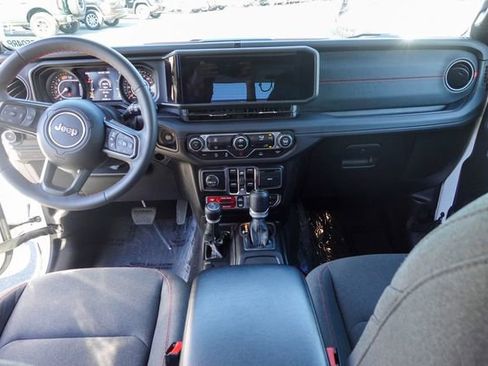 Used 2024 Jeep Wrangler Unlimited Rubicon image 25