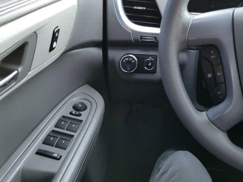 Used 2017 Chevrolet Traverse LS image 23