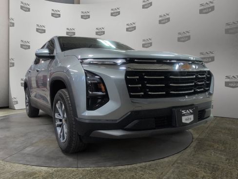 Used 2025 Chevrolet Equinox LT image 1