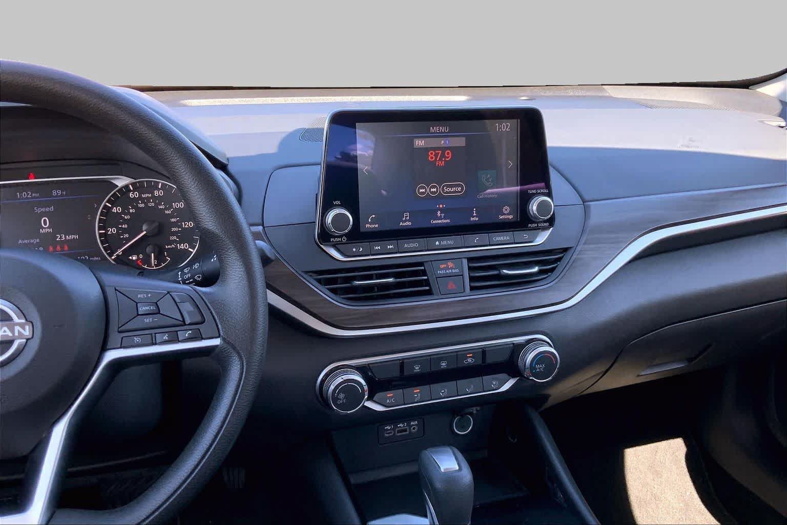 Used 2024 Nissan Altima 2.5 SV FWD image 7