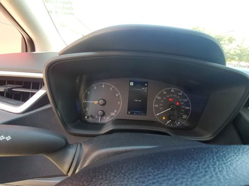 Used 2025 Toyota Corolla LE FWD image 17