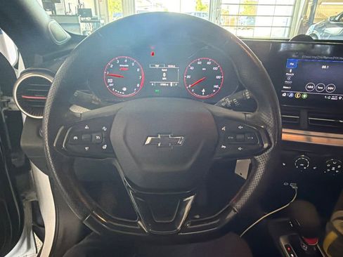 Used 2024 Chevrolet Trax RS FWD image 7