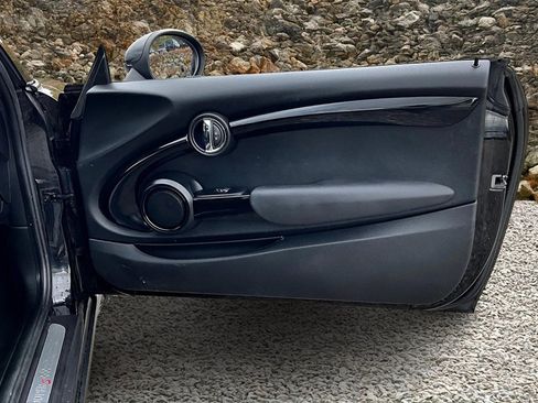 Used 2019 MINI Cooper S image 18