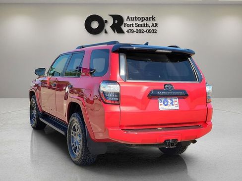 Used 2020 Toyota 4Runner Venture w/ Moonroof Package AWD/4WD image 4