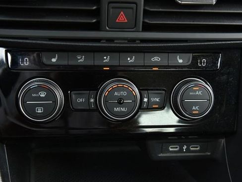 Certified 2023 Volkswagen Jetta SE w/ Panoramic Sunroof Package FWD image 14