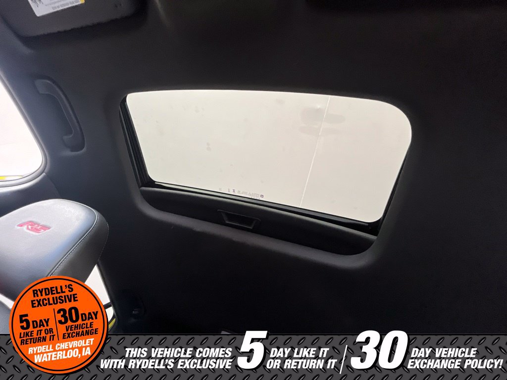 Used 2025 Chevrolet Trax RS w/ Sunroof Package FWD image 32