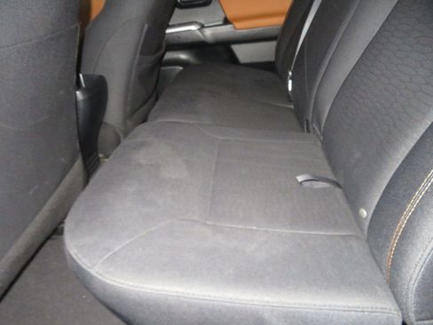 Used 2016 Toyota Tacoma SR5 w/ SR5 Appearance Package (SN) image 25