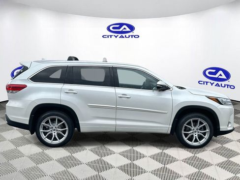 Used 2018 Toyota Highlander Limited Platinum w/ Protection Package #3 image 2