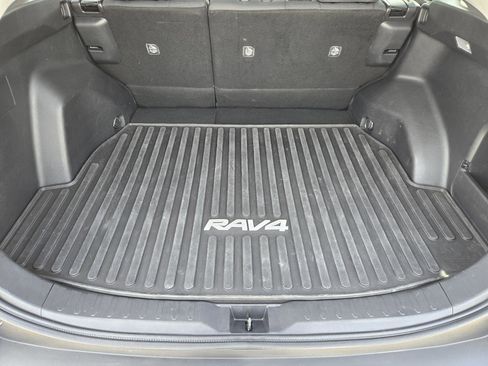 Used 2020 Toyota RAV4 LE w/ All Weather Liner Package image 40